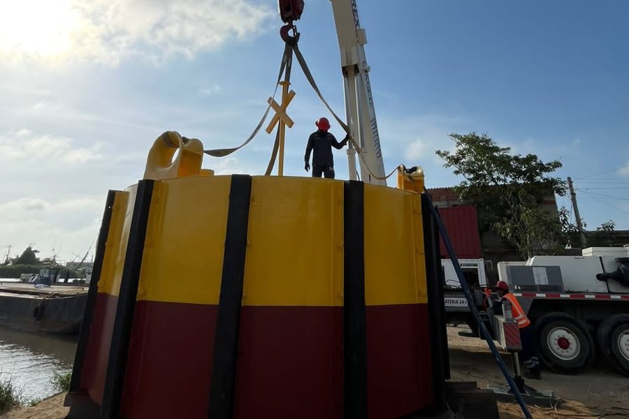 instalacion-boya-amarre-caribe-suramerica